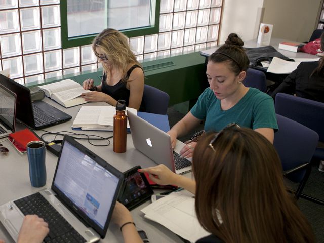 業務用エアコンの選び方とメンテナンスの重要性について